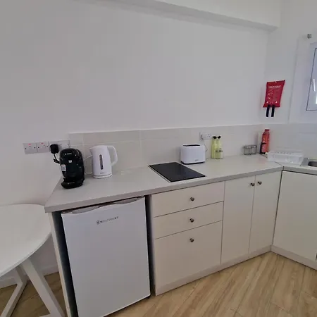Kitieos Apts 100m From Finikoudes Larnaca