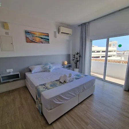 Kitieos Apts 100m From Finikoudes Apartment