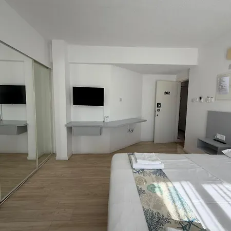 Lejlighed Kitieos Apts 100m From Finikoudes *