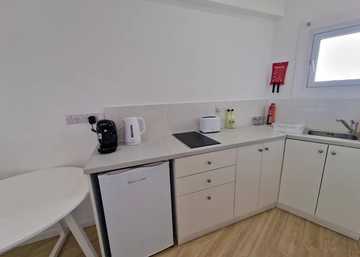 Kitieos Apts 100m From Finikoudes Apartment