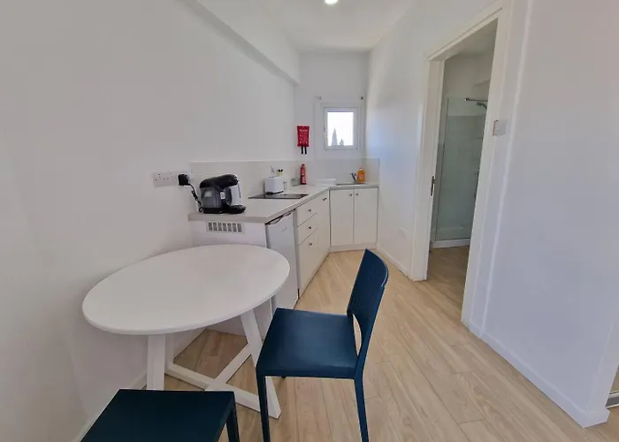 Kitieos Apts 100m From Finikoudes *