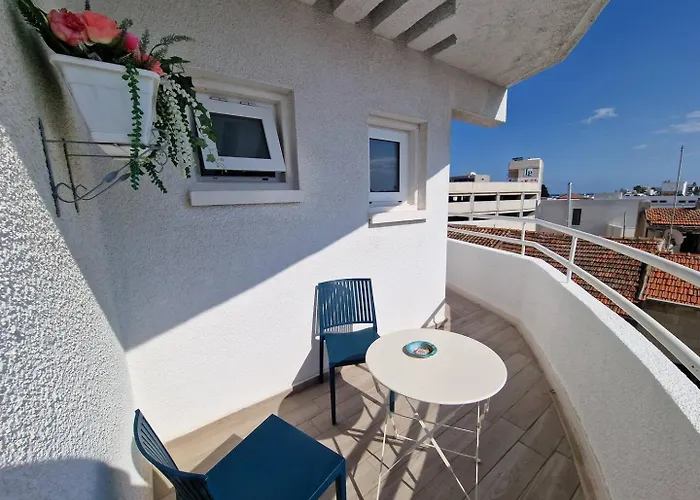 Apartment Kitieos Apts 100m From Finikoudes Larnaca