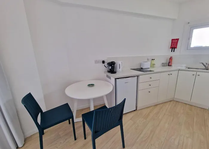 Apartment Kitieos Apts 100m From Finikoudes Larnaca