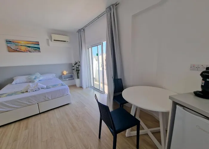 Kitieos Apts 100m From Finikoudes Apartament *