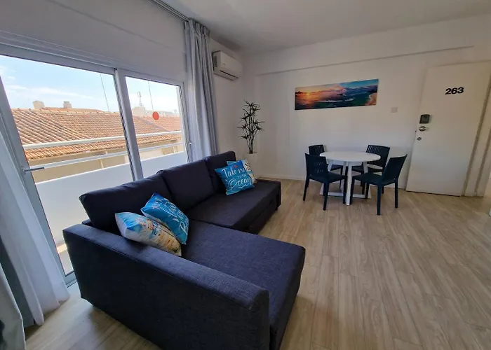 Kitieos Apts 100m From Finikoudes * 라르나카