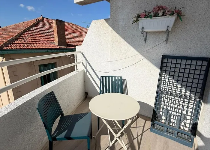 Kitieos Apts 100m From Finikoudes * Larnaca