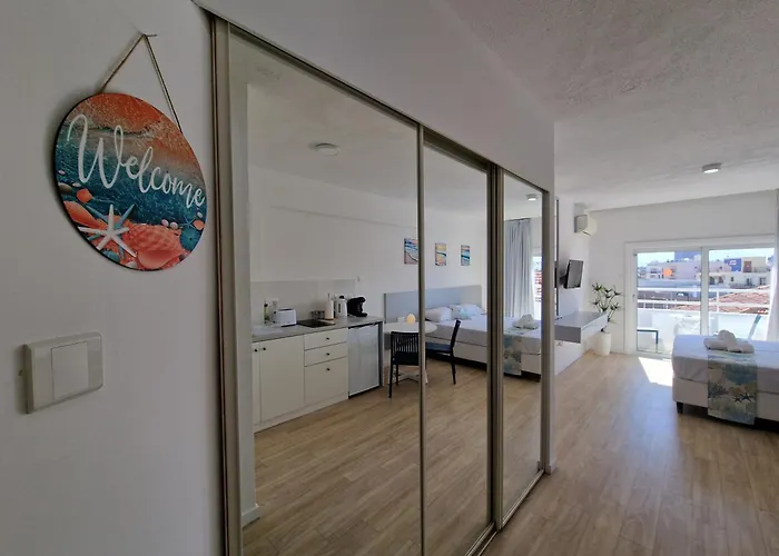 Kitieos Apts 100m From Finikoudes * Larnaca