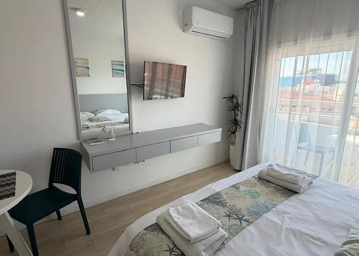 Kitieos Apts 100m From Finikoudes Apartament